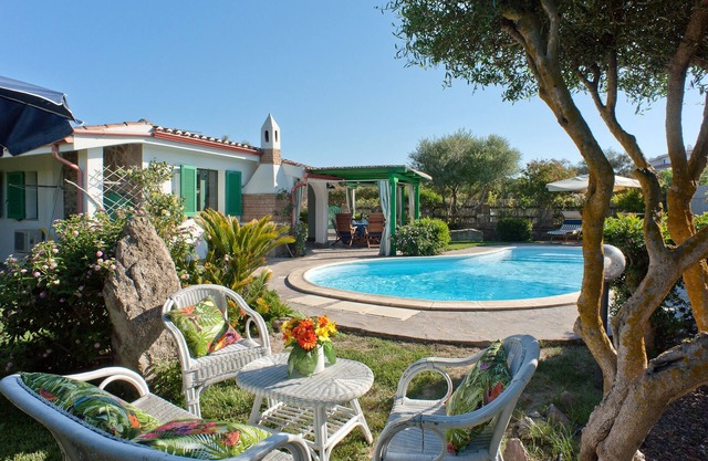Villa Rosa with swimming pool