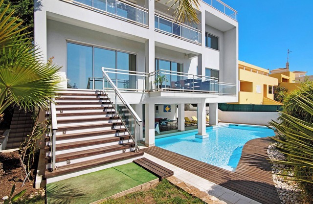 Villa Rosana mit Pool und WLAN