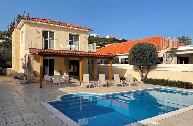 Villa Rossa - Stunning 5* in Pissouri Bay
