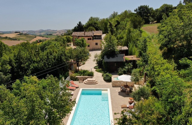 Villa Ruffini mit Schwimmbad, 4 Zimmer, 14 Personen, Panoramablick in der Nähe des Meeres