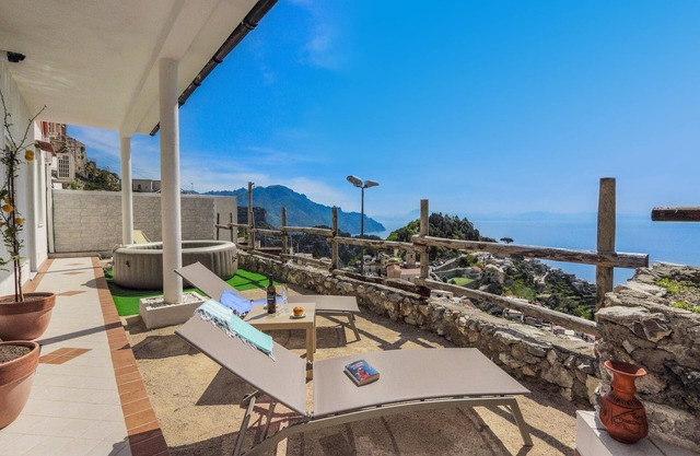 Villa Salice with private hot tub and solarium