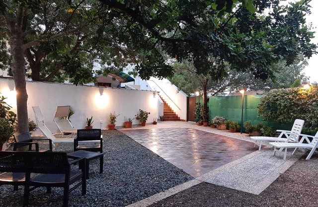 Villa Sant'Andrea: Meer, Garten, WLAN, Klimaanlage, I.U.N.-Parkplatz R5885