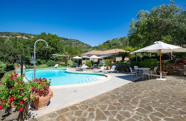 Villa Santa Venere - Fünf Schlafzimmer Villa, Schläft 15