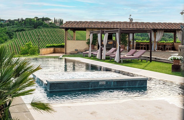 VILLA SARAH LUXUS SAN GIMIGNANO, 5 ZIMMER MIT SUITE, SCHWIMMBAD, SPA.