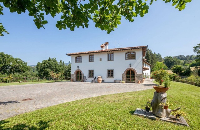 Villa Scarperia by MMega