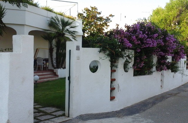 Die Villa bietet Platz für 8 bis 100 Meter vom Meer von Salento entfernt