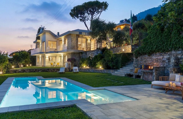 Villa Scirocco 10+2, Emma Villas