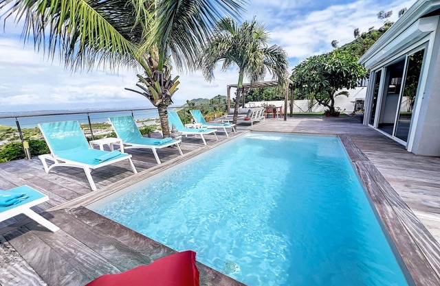 MEERBLICK Schöne moderne Villa mit Pool 180 ° Blick auf das Meer