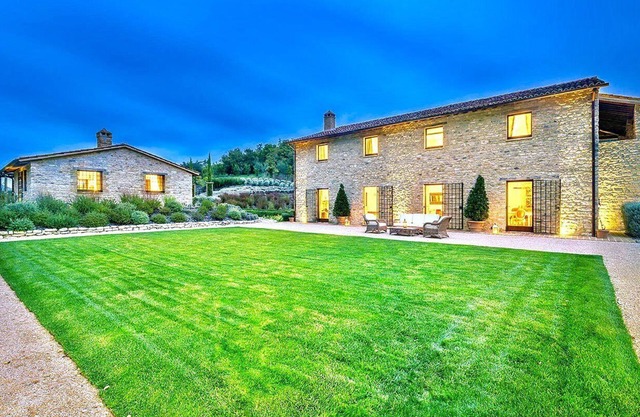VILLA SERENA - Sechs Schlafzimmer Villa, Schläft 12