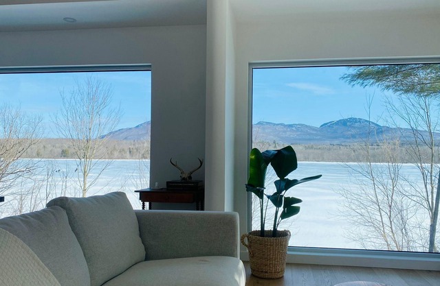 Villa Serrana : Our lakeside chalet, where tranquility meets breathtaking views