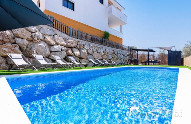 Villa Serranita - Stilvolles Ferienhaus mit Aussicht und Klimaanlage