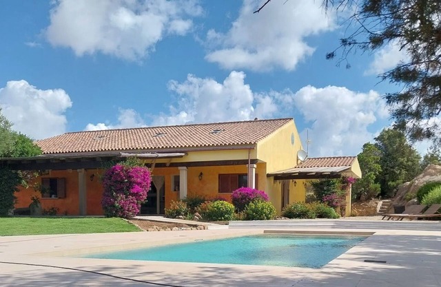 Villa in der schönen Landschaft, 5 Minuten zu fantastischen Stränden und Inseln