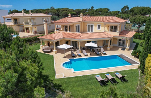 VILLA SIBLING 2. Golf Resort Villa mit 4 Schlafzimmern und privatem Pool,
