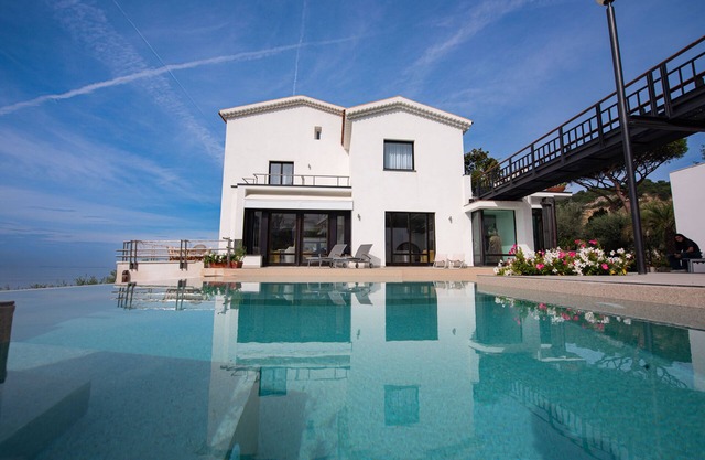 Villa Silvana-AmalfiCoast Panoramic villa with large garden and swimmingpool