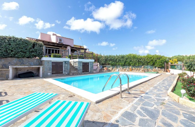 Villa 'Sofia' mit Bergblick, Wi-Fi und Klimaanlage