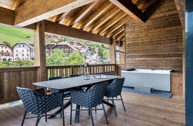Villa Sofia Ferienwohnung 'I' mit Bergblick, privater Terrasse und WLAN