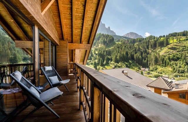 Villa Sofia Ferienwohnung 'A' mit Bergblick, Balkon und WLAN