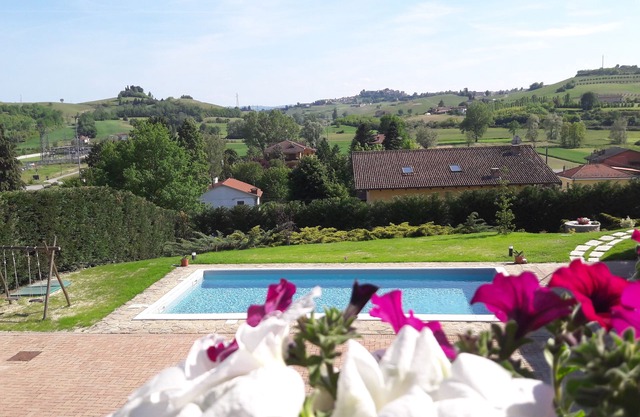 Villa Sofia mit Pool und Garten Piemont UNESCO