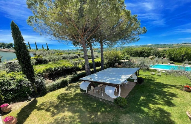 Villa Sole Vino - in centre of Italy s finest wine and truffle areas - exc pool