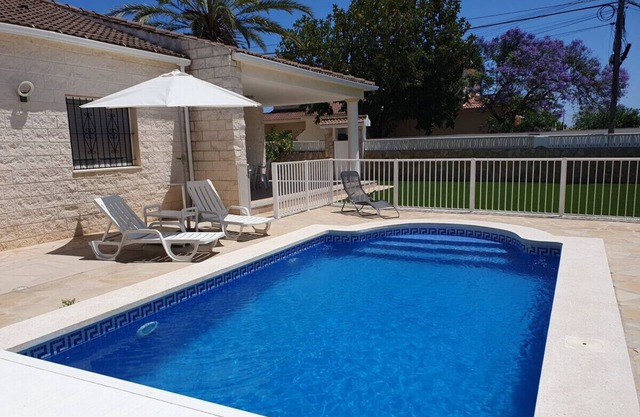 VILLA MIT SCHWIMMBAD PRIVATPOOL 8 MENSCHEN 450 M. STRAND IN VINAROZ