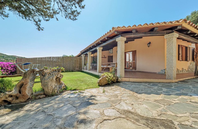 Villa Speranza in Strandnähe mit Meerblick, Klimaanlage, Garten, Terrasse, Grill und Außendusche