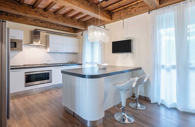 Villa "Standard Giusti" with Private Terrace, Shared Garden & Wi-Fi