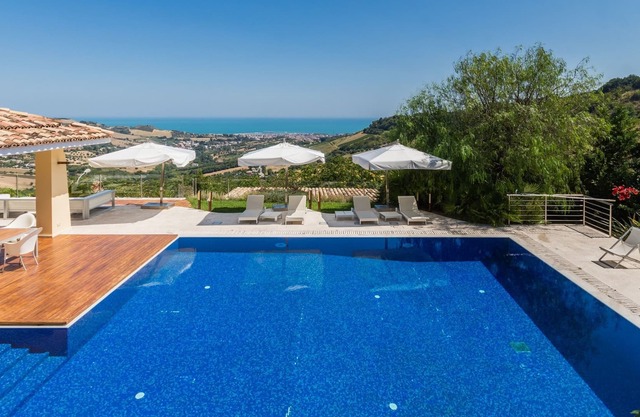 Villa Stella mit Meerblick und Wellnessbereich im Süden von den Marken, nur 10 Minuten von der Adria