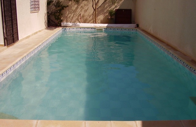 Villa + Studio mit Pool, direkt am Strand, 12 Personen, 35 Kilometer von Tunis