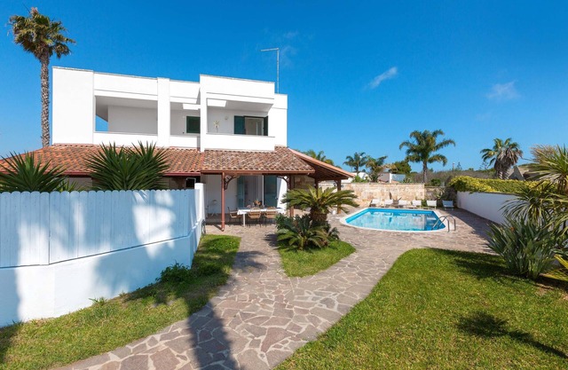 3462 Villa Sunbeach by BarbarHouse
