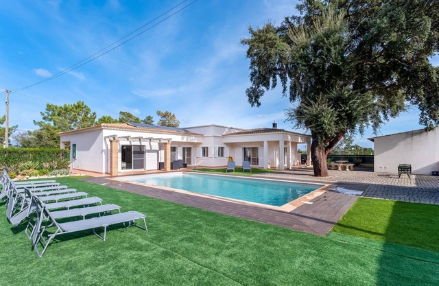 Villa Sundays With Pool by LovelyStay