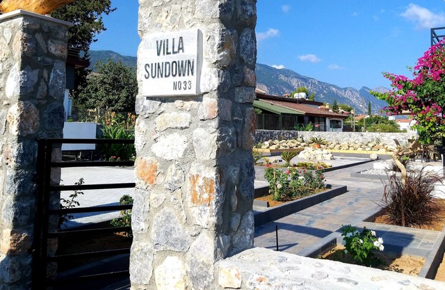 Landhaus-Sonnenuntergang in Alsancak, Girne