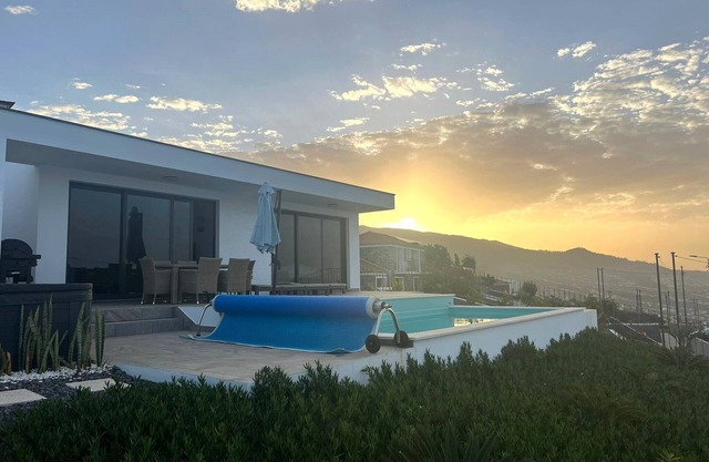 Villa Sundowner - Pool, Jacuzzi, Meerblick