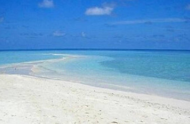 Villa vom Mittelmeer umgeben, nicht weit vom Meer
