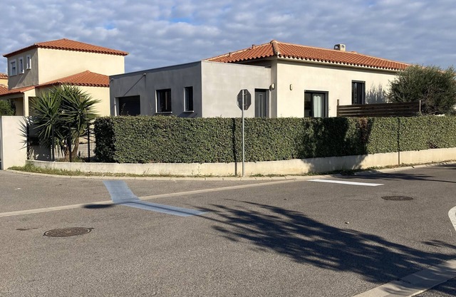 VILLA T3 45 m2 MODERN IN QUIET AREA NEAR THE SEA