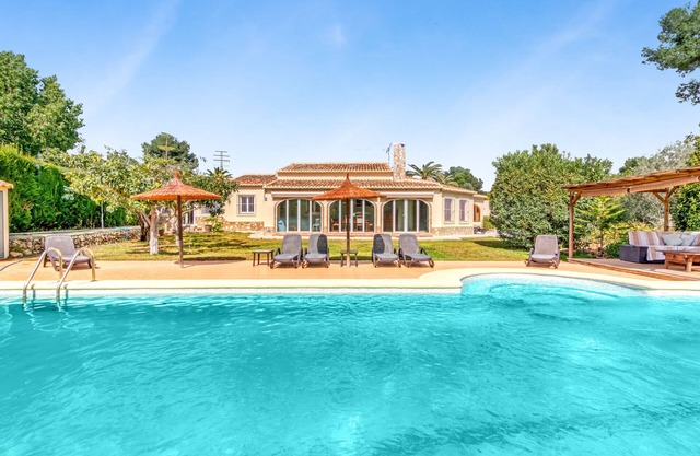 Villa 'Tennis Rosalia' mit Bergblick, WLAN und Klimaanlage