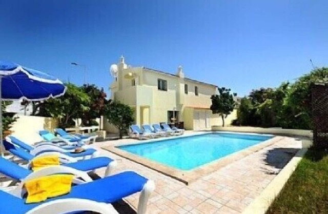 Villa Teresa, Schöne, geräumige Villa mit 6 Schlafzimmern, privatem Pool, Albufeira Stadt