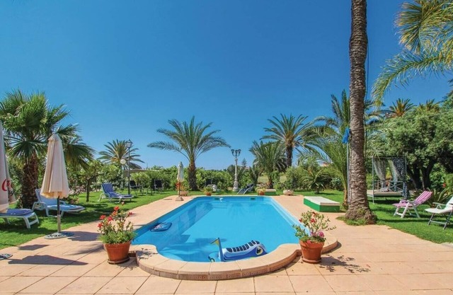 Villa Teresa mit Pool, Garten und WLAN