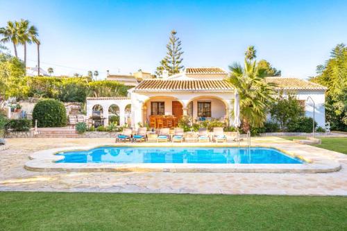 Villa Tesoro by Villa Plus