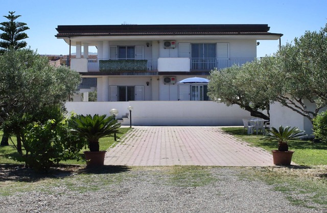 Villa Tigani: direkter Zugang zum Strand “Calliope apartment”