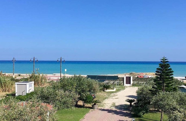 Villa Tigani: direkter Zugang zum Strand "Dafne Apartment"