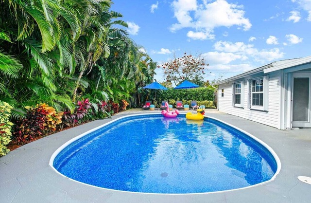 Villa Tropicana in der Nähe von PGA Blvd mit einem großen beheizten privaten Pool