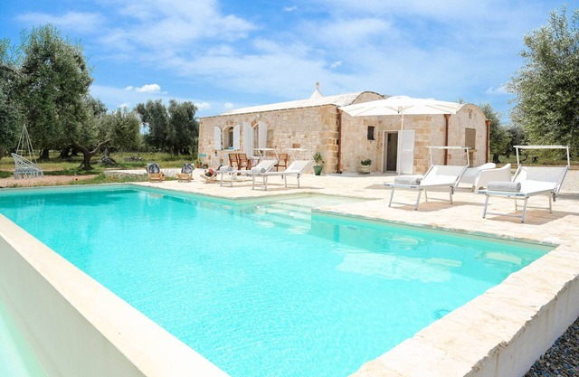 Villa 'Trullo Delori mit Infinity Pool' mit privatem Pool, WLAN und Klimaanlage