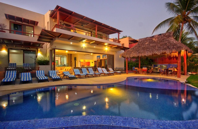 Villa Turquesa - Spacious and luxurious 7 bedroom beachfront villa