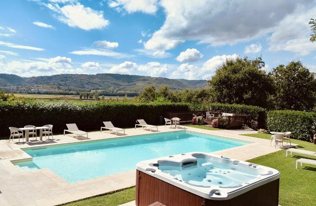 Villa Tuscan Prestige 25 ospiti Piscina Jacuzzi