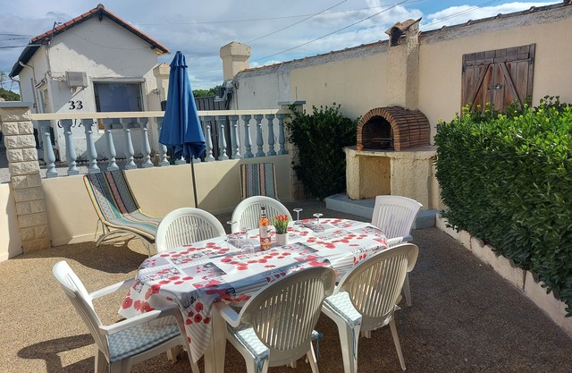 Villa-Typ Erdgeschosswohnung W / Its Own Geräumige Private Terrasse für 4 Personen