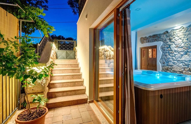 VILLA VALENTINA Ferienhaus für bis zu 10 personen mit gross Pool und Whirlpool