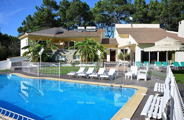 Schöne Villa mit Pool, Billardtisch, Tischtennis und Tischfußball
