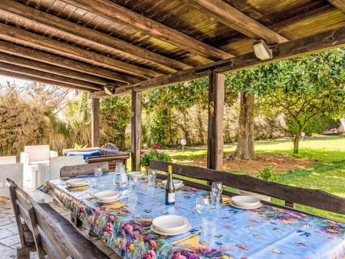 Villa Villa San Felice 2 by Interhome