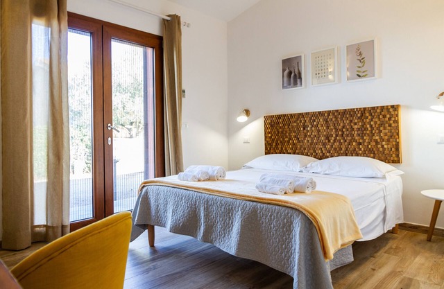 Villa 'Villetta Terrarossa Con Vista' with Sea View, Private Terrace and Air Conditioning