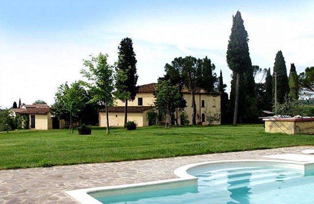 Villa Vinacciolo: Eine angenehme und geräumige zweistöckige Villa im Grünen.